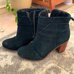 Toms size 8 high heel black bootie